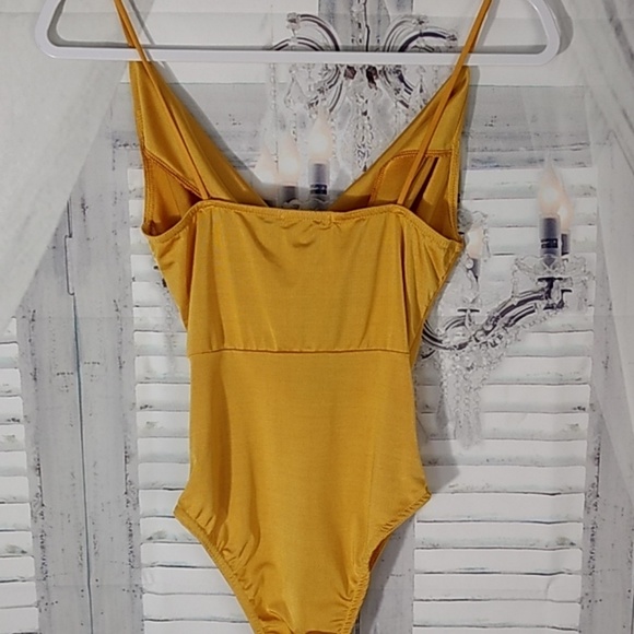 Nasty Gal Cowl Neck Bodysuit Size 0 - Picture 7 of 8